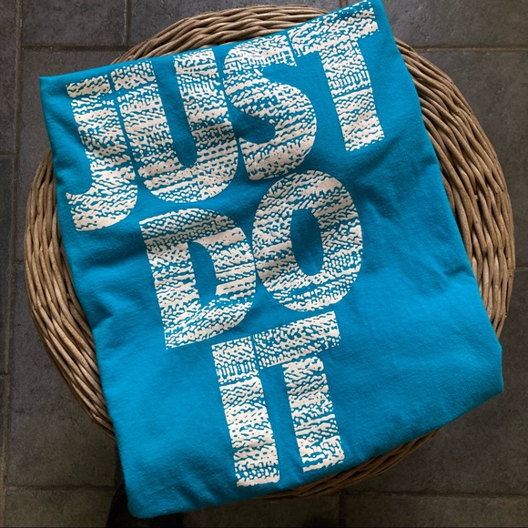 Nike Other - Nike Tee L
